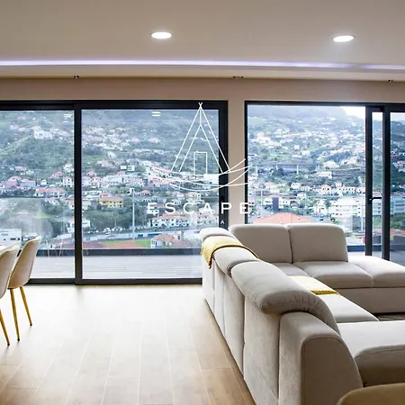 Golden By Escape To Madeira 马希库