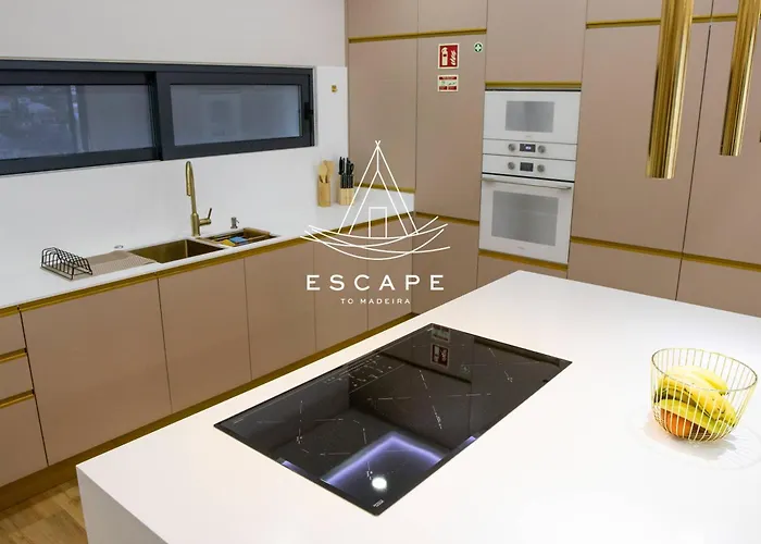 Golden By Escape To Madeira * 马希库